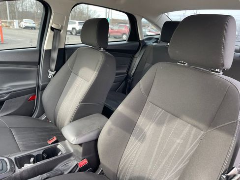 Used 2017 Ford Focus SE image 12