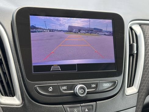 Used 2023 Chevrolet Malibu LT image 17