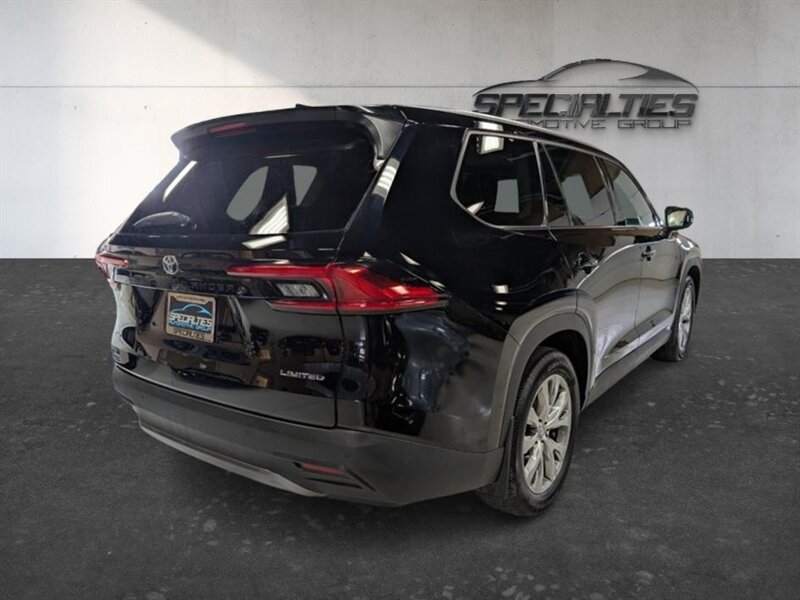 Used 2024 Toyota Grand Highlander AWD image 10