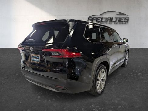 Used 2024 Toyota Grand Highlander AWD image 10