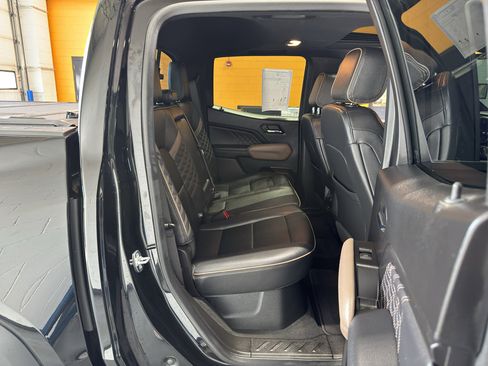 Used 2024 GMC Canyon Denali AWD/4WD image 19