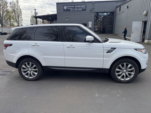 Used 2016 Land Rover Range Rover Sport HSE image 9