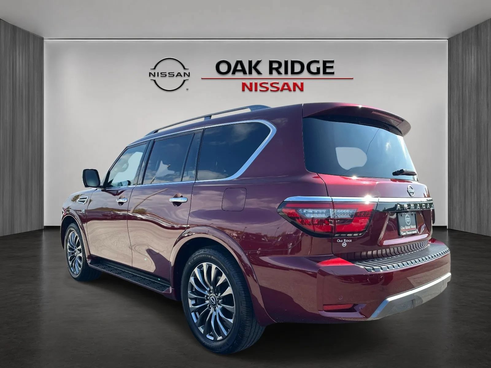 Used 2021 Nissan Armada Platinum w/ Captain's Chairs Package RWD image 5