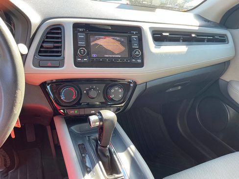Used 2017 Honda HR-V LX image 22