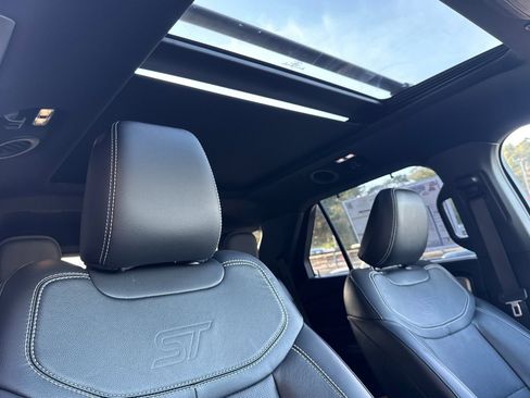 Certified 2022 Ford Explorer ST w/ Equipment Group 401A image 18