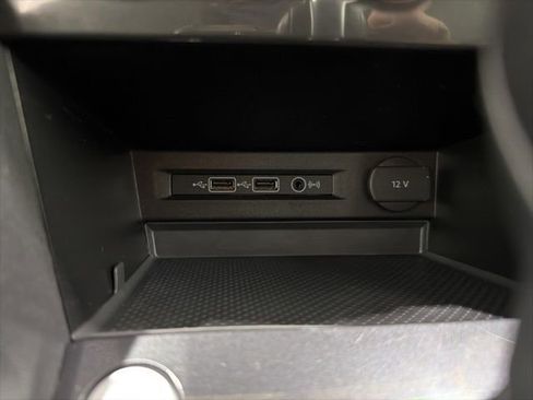 Used 2018 Volkswagen Tiguan SEL w/ 3rd Row Seat Package AWD/4WD image 37