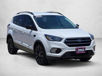 Used 2019 Ford Escape SE FWD video 3