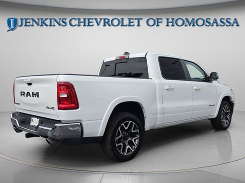 Used 2025 RAM 1500 Laramie AWD/4WD image 4