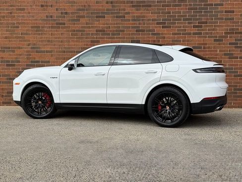 New 2026 Porsche Cayenne S image 3