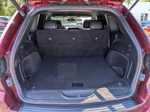 Used 2019 Jeep Grand Cherokee Altitude RWD image 32