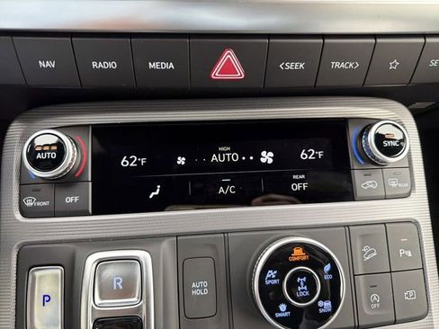 Used 2024 Hyundai Palisade Calligraphy image 19