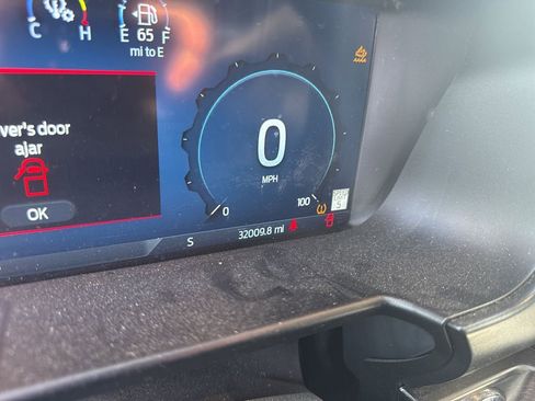 Used 2024 Ford F350 Lariat w/ Lariat Ultimate Package AWD/4WD image 12