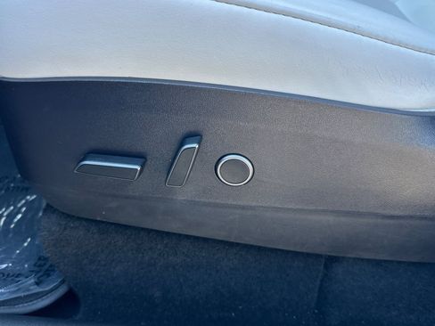 Used 2021 Tesla Model Y Long Range AWD/4WD image 14