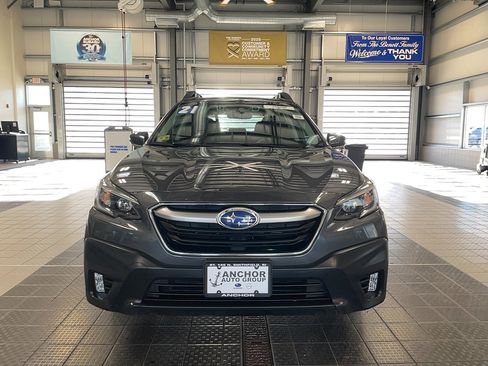 Used 2021 Subaru Outback Premium image 2