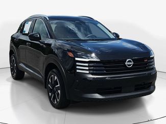 Used 2025 Nissan Kicks SR FWD video 3