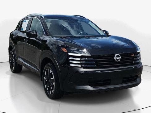 Used 2025 Nissan Kicks SR FWD image 3