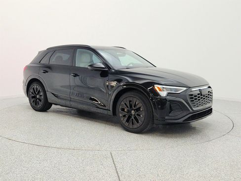Used 2024 Audi Q8 e-tron Prestige w/ Prestige Package AWD/4WD image 3