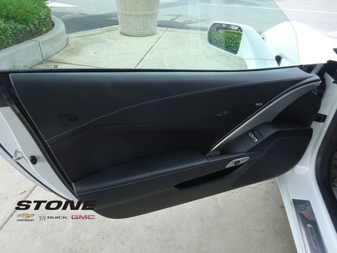 Used 2014 Chevrolet Corvette Stingray Coupe image 17