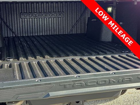 Used 2025 Toyota Tacoma SR5 image 9