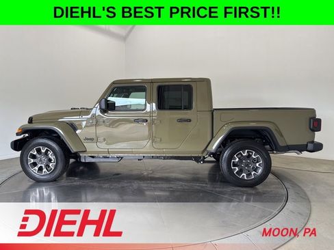 New 2026 Jeep Gladiator Sport AWD/4WD image 4