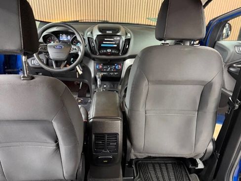 Used 2017 Ford Escape SE w/ Equipment Group 201A AWD/4WD image 12