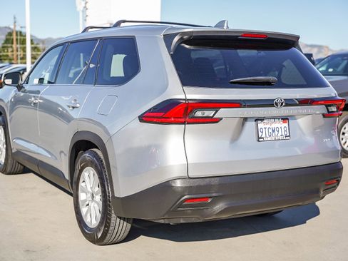 Certified 2025 Toyota Grand Highlander FWD image 9