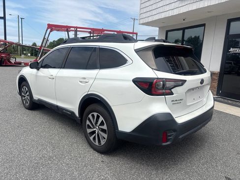 Used 2022 Subaru Outback Premium AWD/4WD image 6