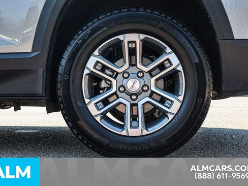 Used 2025 GMC Terrain Elevation image 16