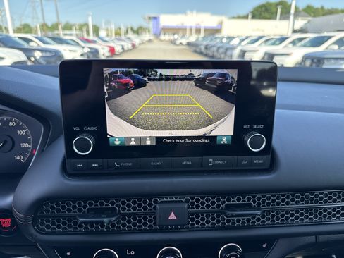Certified 2025 Honda HR-V Sport image 25