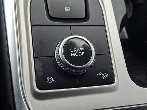 Used 2022 Ford Explorer XLT w/ Equipment Group 202A image 20