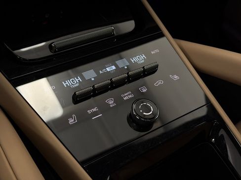 Used 2024 Porsche Cayenne S image 35