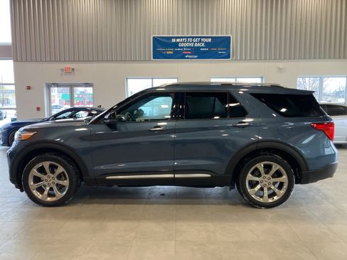 Used 2020 Ford Explorer Platinum w/ Premium Technology Package image 8