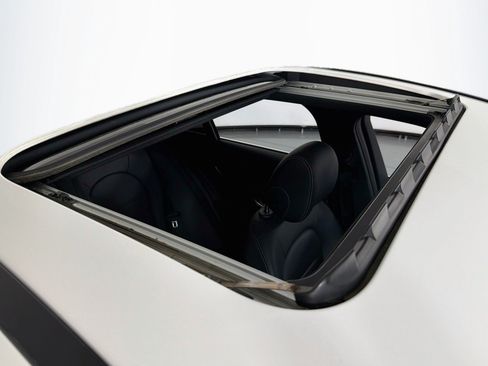 Used 2020 Mercedes-Benz C 300 Sedan image 22