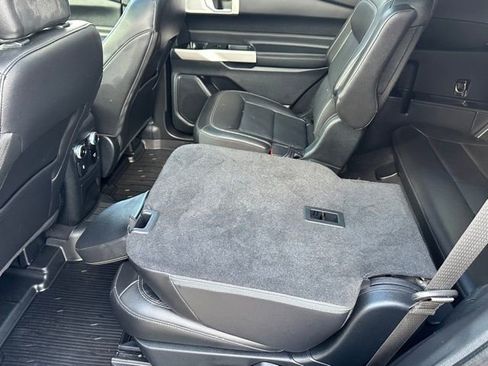 Used 2023 Ford Explorer Limited AWD/4WD image 14