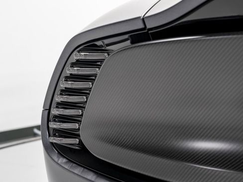 Used 2025 Aston Martin Vanquish image 49