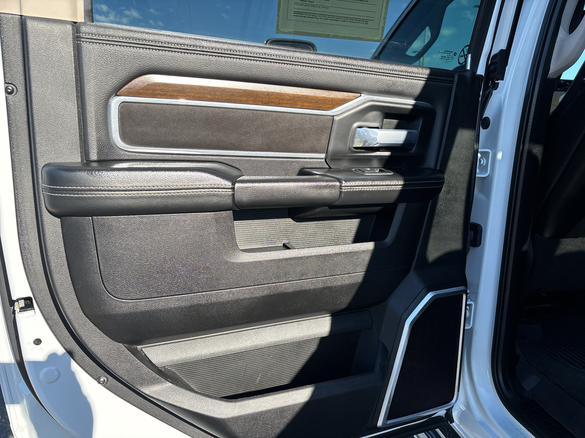 Used 2023 RAM 2500 Laramie AWD/4WD image 23