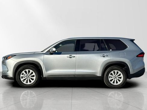 Used 2024 Toyota Grand Highlander XLE image 7