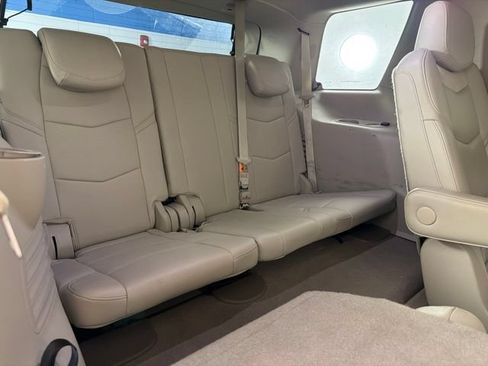 Used 2019 Cadillac Escalade Luxury RWD image 19