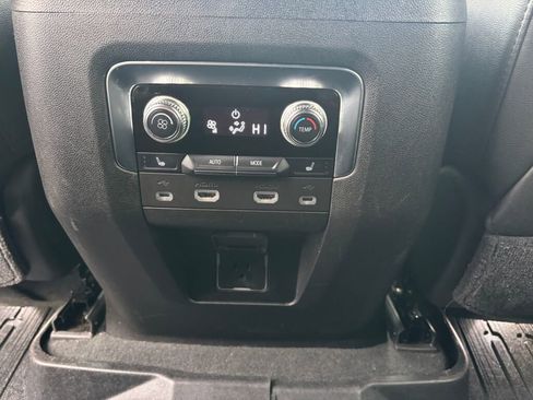 Used 2021 GMC Yukon SLT image 15