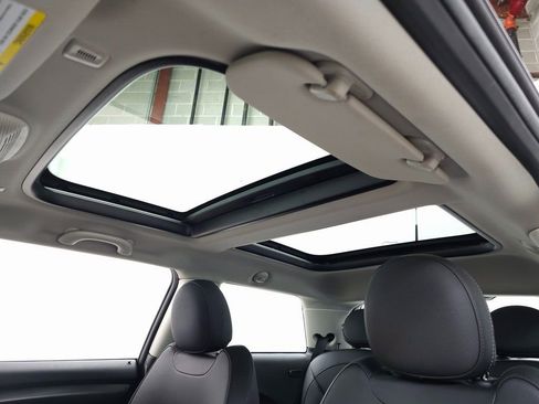 Used 2022 MINI Cooper S w/ Premium Package image 16