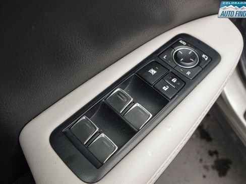 Used 2020 Lexus RX 350L Premium w/ Premium Package AWD/4WD image 11