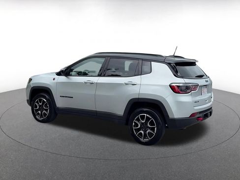 Used 2025 Jeep Compass Trailhawk w/ Trailer Tow Group AWD/4WD image 10