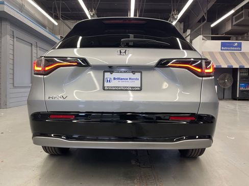 Used 2026 Honda HR-V EX-L image 6