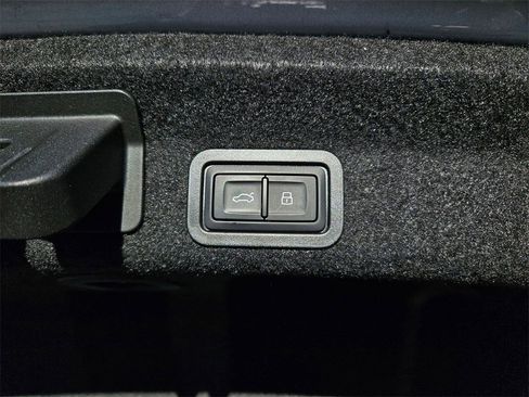 Used 2025 Audi A6 Premium Plus w/ Premium Plus Package image 24