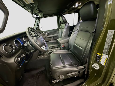 Used 2022 Jeep Wrangler Sahara w/ Cold Weather Group image 13