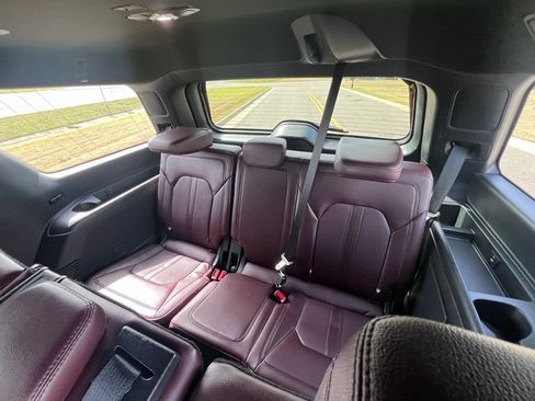 Used 2024 Ford Expedition Limited image 23