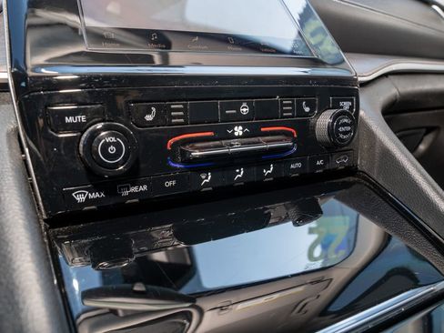 Used 2022 Jeep Grand Cherokee L Limited image 17