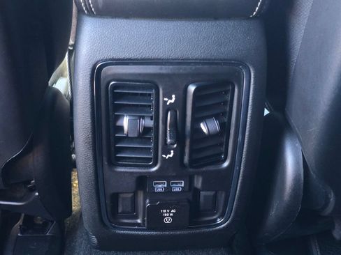 Used 2021 Jeep Grand Cherokee Limited w/ Quick Order Package 28K 80th AWD/4WD image 18