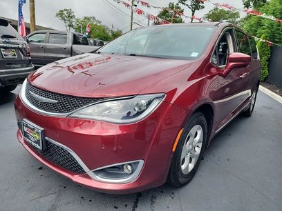 Used 2017 Chrysler Pacifica Touring-L Plus w/ Advanced Safetytec Group