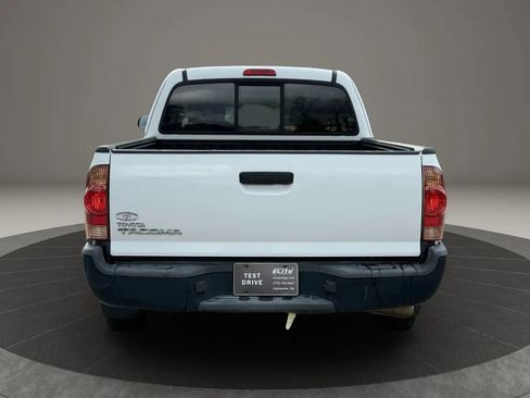 Used 2015 Toyota Tacoma Pickup 4D 6 ft w/ Convenience Package image 5